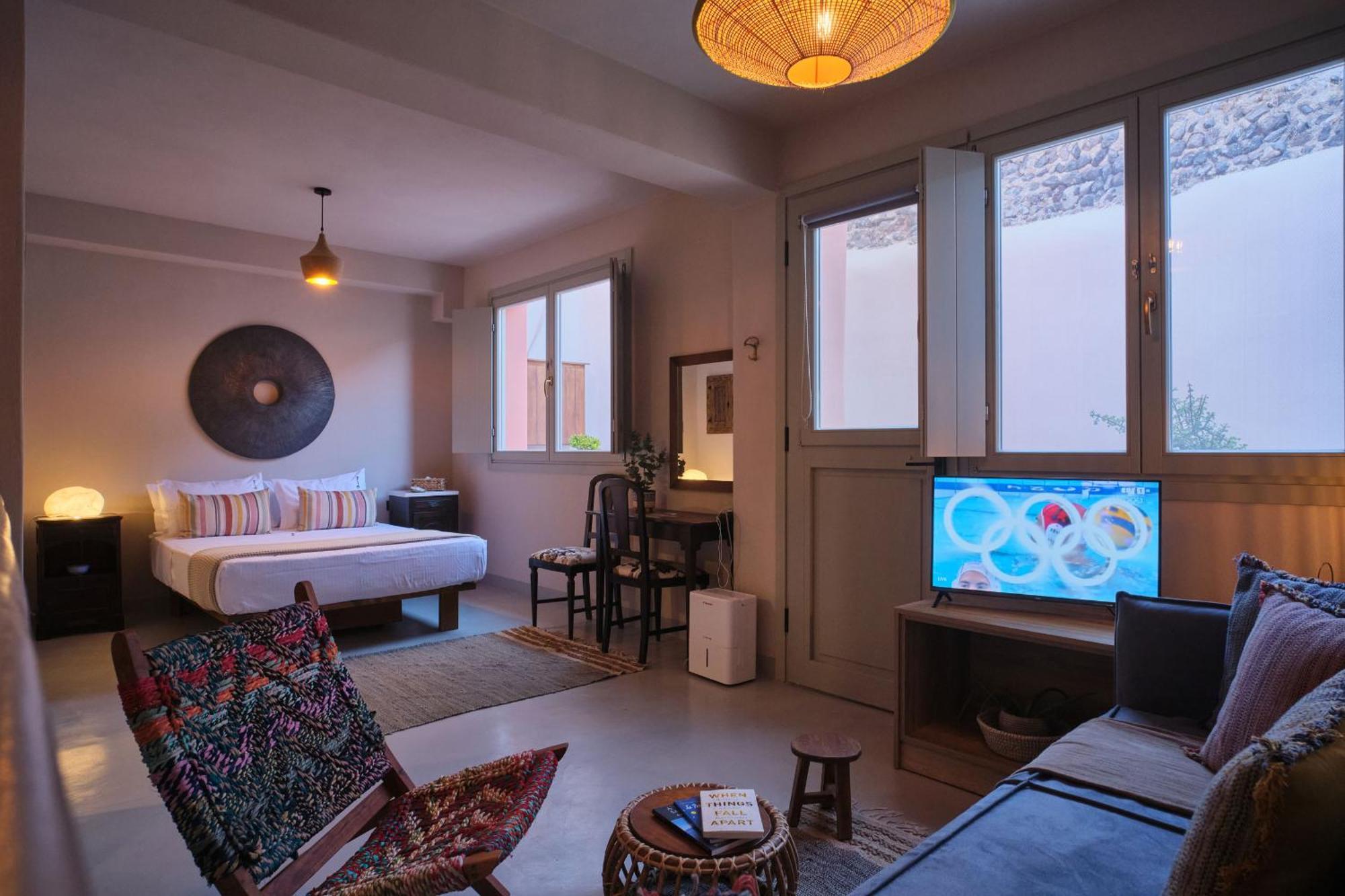 Pink Freud Villas Santorini أويا المظهر الخارجي الصورة